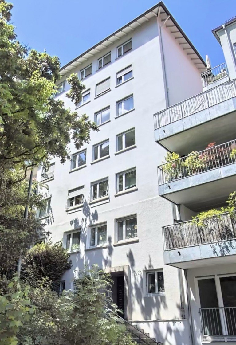 Hausansicht Stuttgart Wohnung 3,5 Zimmer Wohnung + 2 Balkone in ruhiger City-Lage Stuttgart-West, Fahrstuhl + Keller + Waschraum