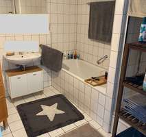 Bad mit Dusche und Wanne Wohnung K�nzelsau