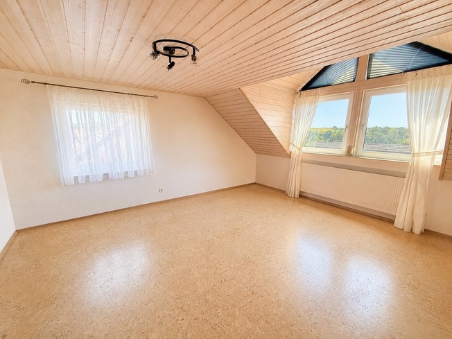 Wohnzimmer Dachgeschoss Zweifamilienhaus Hardthausen