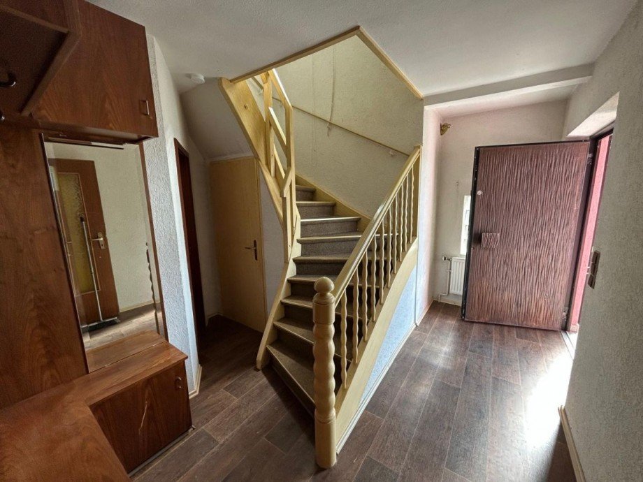 Eingang mit Garderobe im Erdgescho� Haus Neudenau