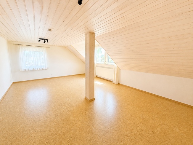 Wohnzimmer Dachgeschoss Zweifamilienhaus Hardthausen