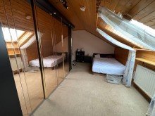 Zimmer ausgebautes Dachgescho� gepflegtes Reihenmittelhaus, 126 m� WFL, Terrasse, Balkon, Garage, Garten