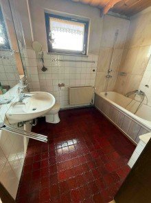 Bad OG Ihr neues Traumhaus in Obrigheim mit gro�em Garten + Balkon + Wintergarten + Garage ?