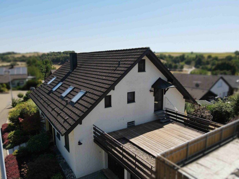 Hausansicht Westseite mit Terrasse Zweifamilienhaus Hardthausen