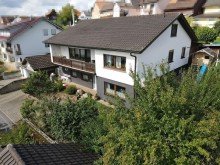 Hausansicht +++ verkauft +++  Gro�z�giges und modernisiertes Einfamilienhaus mit ELW + Nebengeb�ude