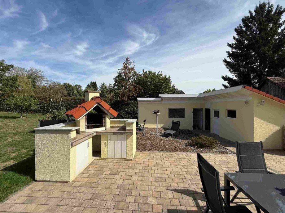 Grillplatz und Nebengeb�ude Haus Fahrenbach