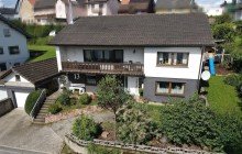 Hausansicht +++ verkauft +++  Gro�z�giges und modernisiertes Einfamilienhaus mit ELW + Nebengeb�ude