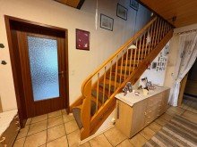 Treppe  Erdgescho� gepflegtes Reihenmittelhaus, 126 m� WFL, Terrasse, Balkon, Garage, Garten