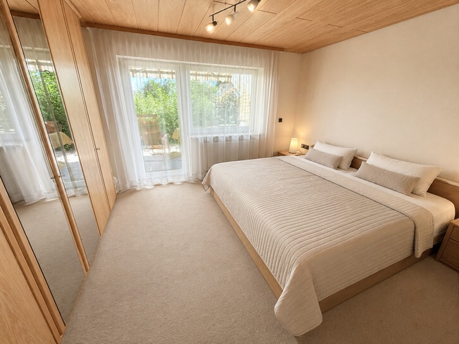 Schlafzimmer Erdgeschoss Zweifamilienhaus Hardthausen