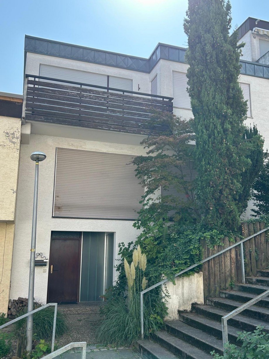 Hausansicht Front Reihenmittelhaus Stuttgart