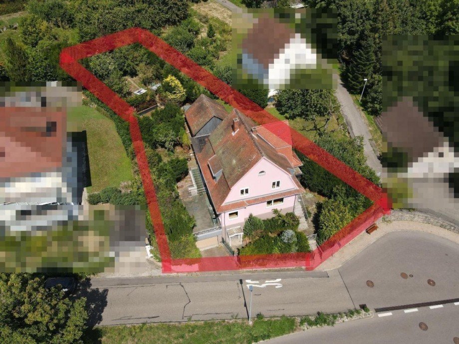 Hausansicht mit ca.Grenzverlauf Haus Neudenau