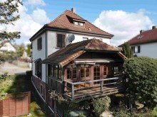 Hausansicht Ihr neues Traumhaus in Obrigheim mit gro�em Garten + Balkon + Wintergarten + Garage ?