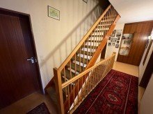 Flur Obergescho� gepflegtes Reihenmittelhaus, 126 m� WFL, Terrasse, Balkon, Garage, Garten