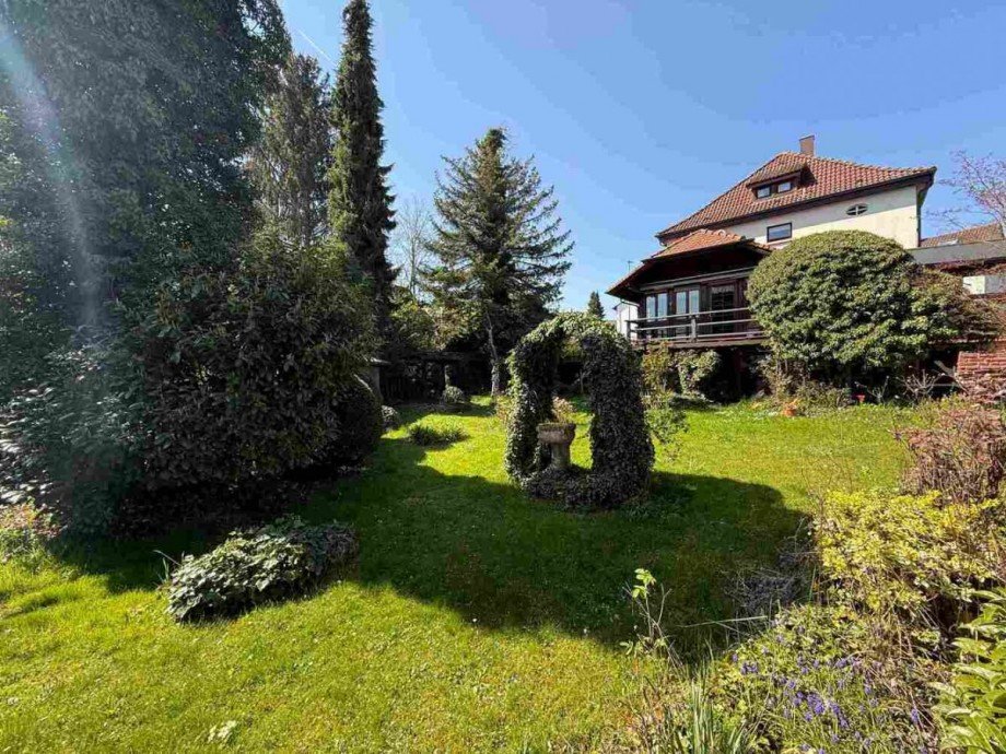 Hausansicht Gartenseite Einfamilienhaus Obrigheim